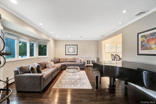 1499 Eric Lane, East Meadow, NY 11554