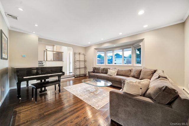1499 Eric Lane, East Meadow, NY 11554