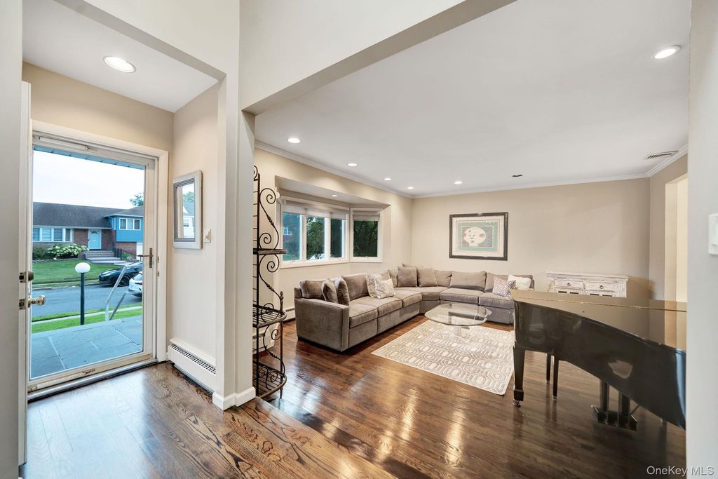 1499 Eric Lane, East Meadow, NY 11554 — photo 5