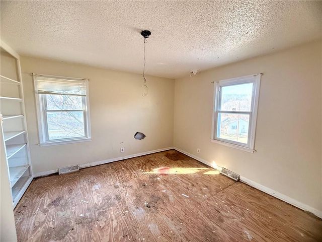 3112 HAMPTON Road, St Joseph, MO 64505