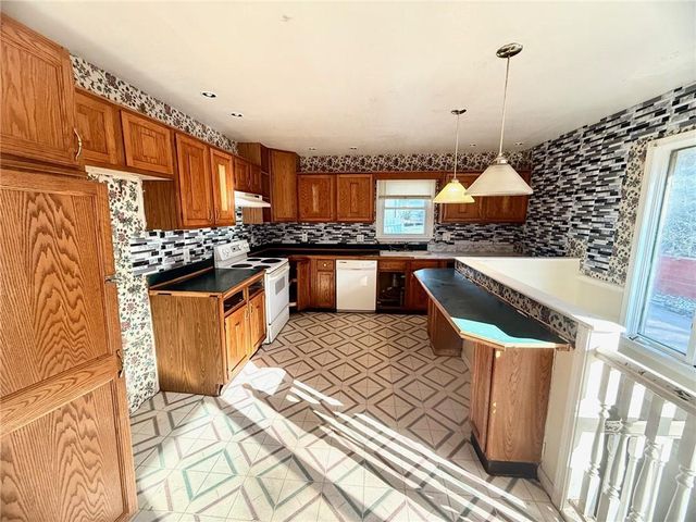 3112 HAMPTON Road, St Joseph, MO 64505