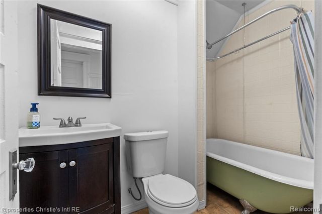 2405 Field 3rd Floor Street, Detroit, MI 48214