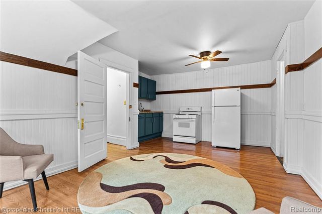 2405 Field 3rd Floor Street, Detroit, MI 48214