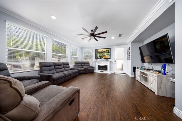 5457 Martingale Way, Fontana, CA 92336