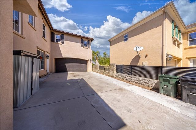 5457 Martingale Way, Fontana, CA 92336