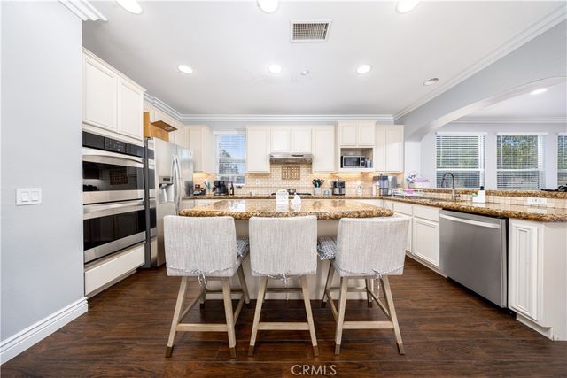5457 Martingale Way, Fontana, CA 92336