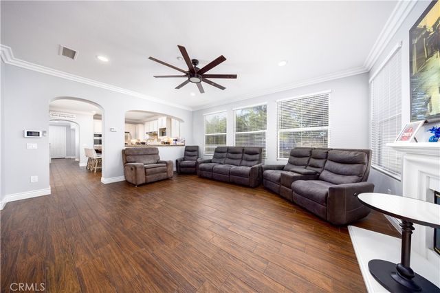 5457 Martingale Way, Fontana, CA 92336