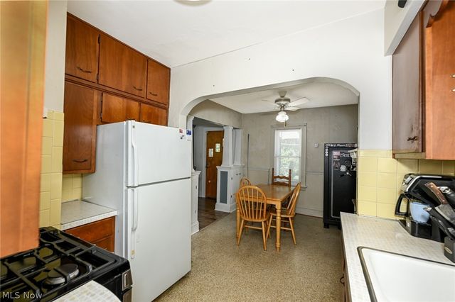 274 E Park Boulevard, Akron, OH 44305