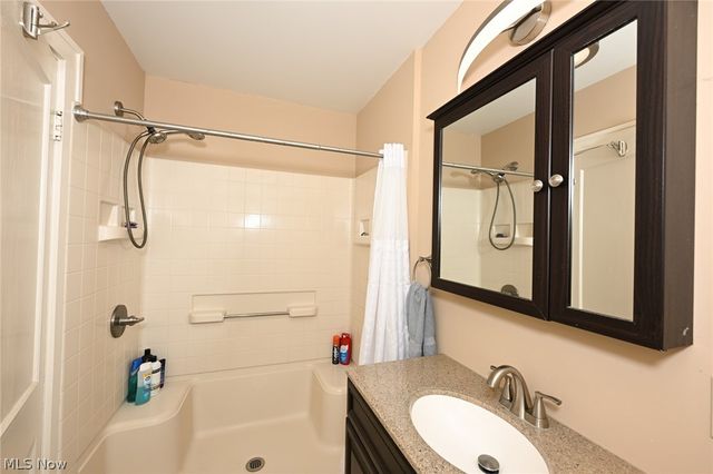 274 E Park Boulevard, Akron, OH 44305