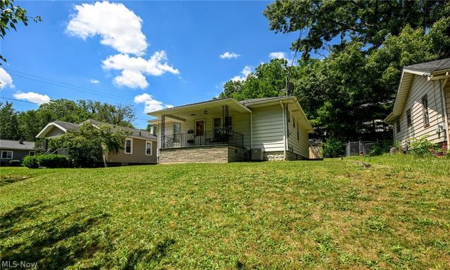274 E Park Boulevard, Akron, OH 44305