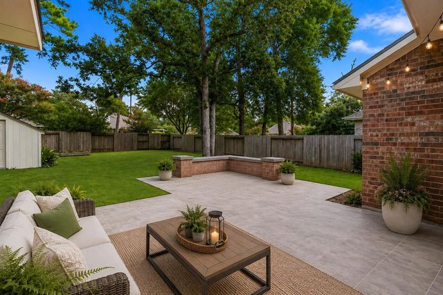 118 S Merryweather Circle, The Woodlands, TX 77384