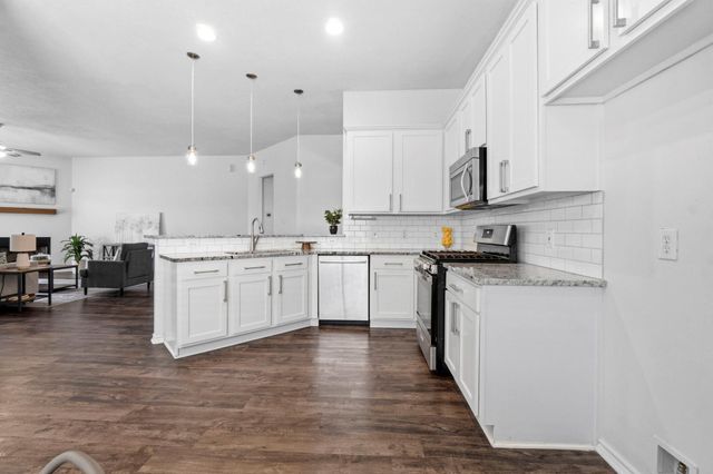 118 S Merryweather Circle, The Woodlands, TX 77384