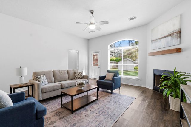 118 S Merryweather Circle, The Woodlands, TX 77384