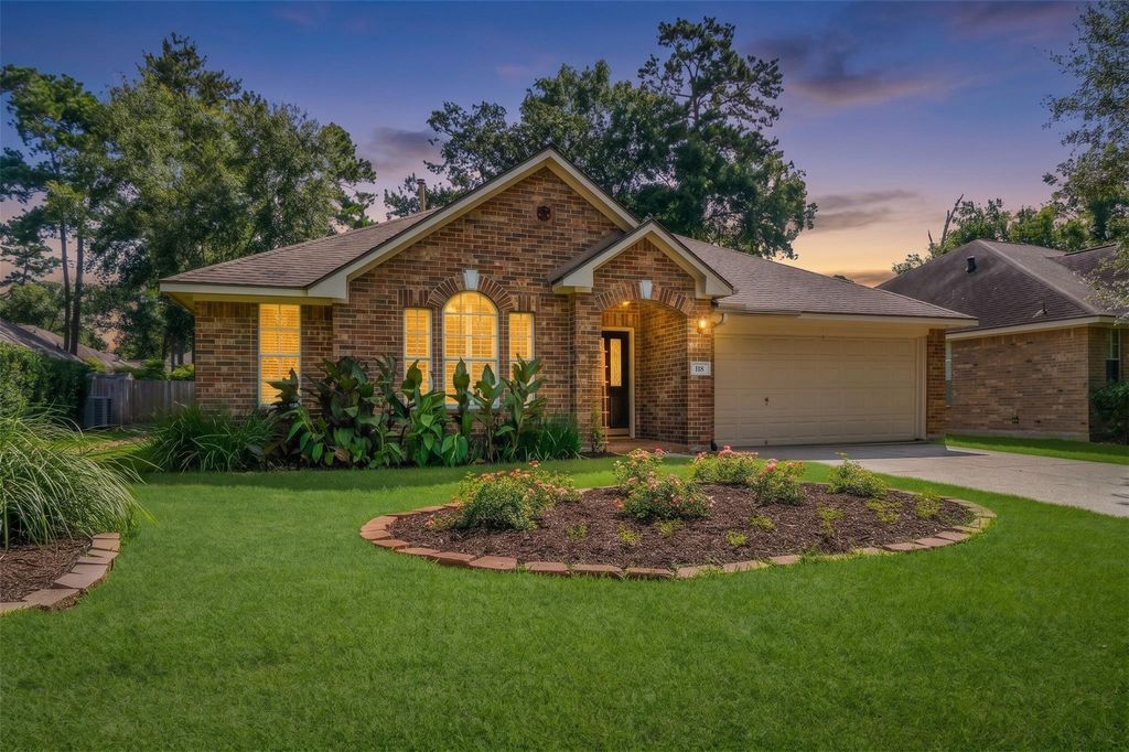118 S Merryweather Circle, The Woodlands, TX 77384