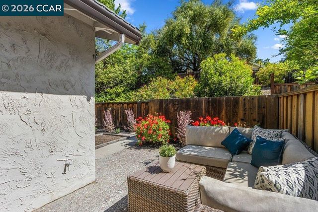 2144 Wilmington Dr, Walnut Creek, CA 94596