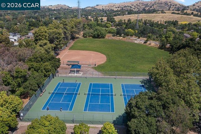 2144 Wilmington Dr, Walnut Creek, CA 94596