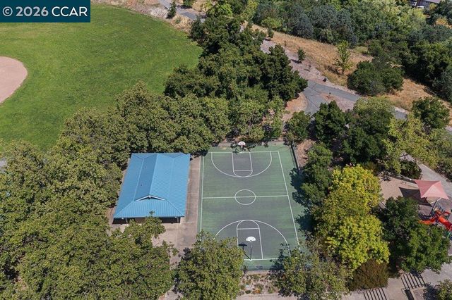 2144 Wilmington Dr, Walnut Creek, CA 94596