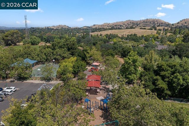 2144 Wilmington Dr, Walnut Creek, CA 94596