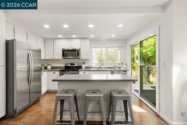2144 Wilmington Dr, Walnut Creek, CA 94596