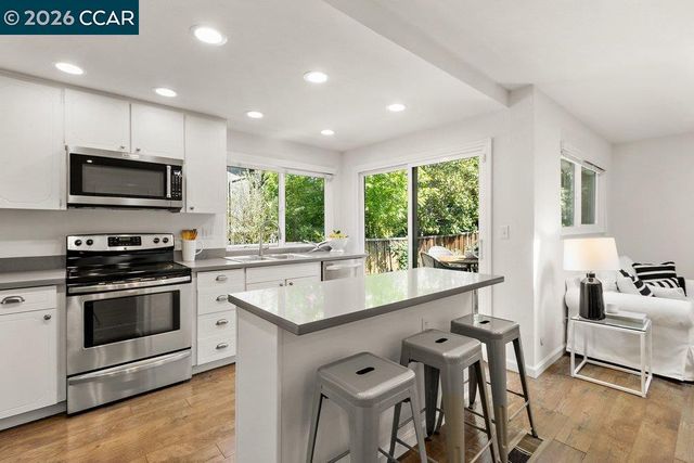 2144 Wilmington Dr, Walnut Creek, CA 94596