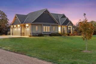 16750 Crosby Lane, Carver, MN 55315