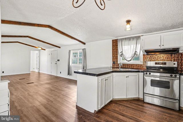 326 DON DR, New Holland, PA 17557