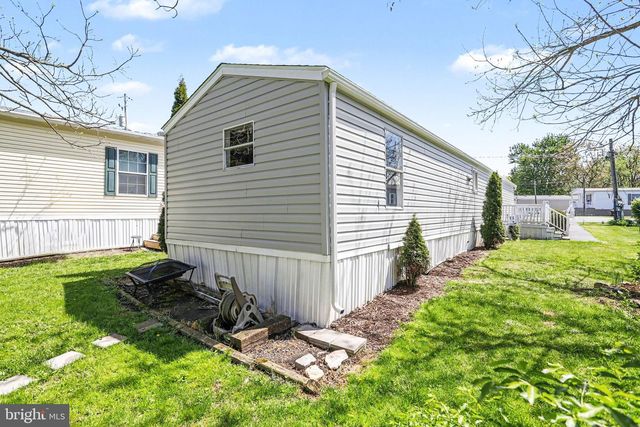 326 DON DR, New Holland, PA 17557