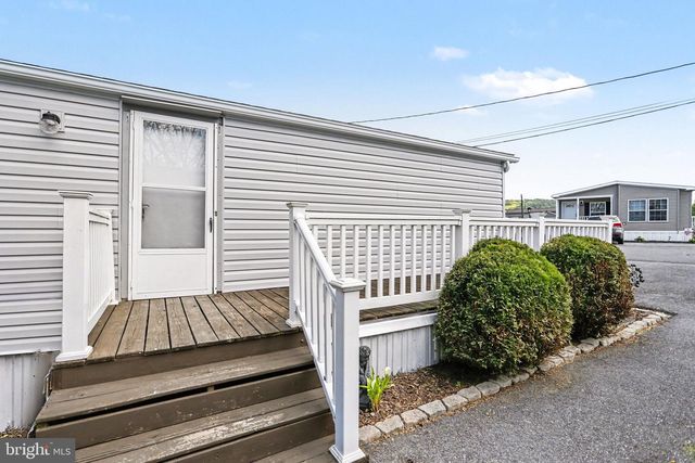 326 DON DR, New Holland, PA 17557