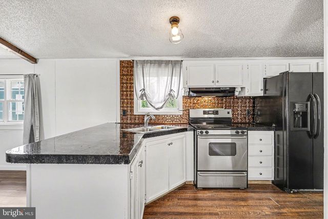 326 DON DR, New Holland, PA 17557