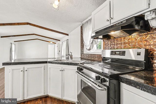 326 DON DR, New Holland, PA 17557