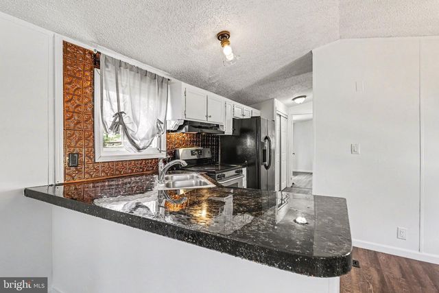 326 DON DR, New Holland, PA 17557