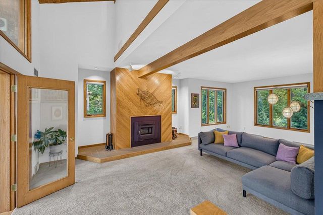 6130 Old Middleton Road, Madison, WI 53705