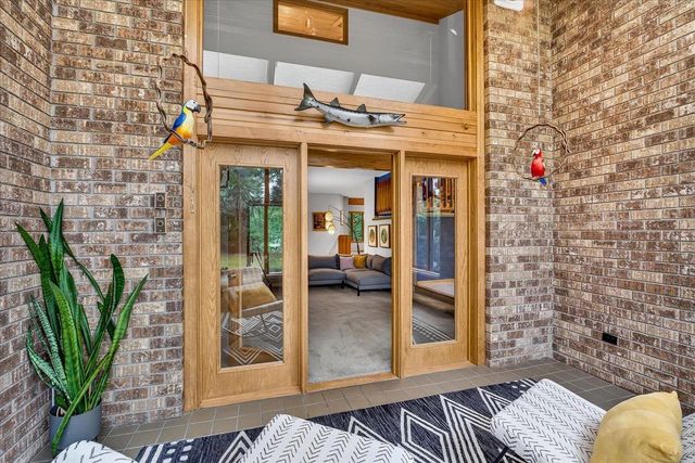 6130 Old Middleton Road, Madison, WI 53705