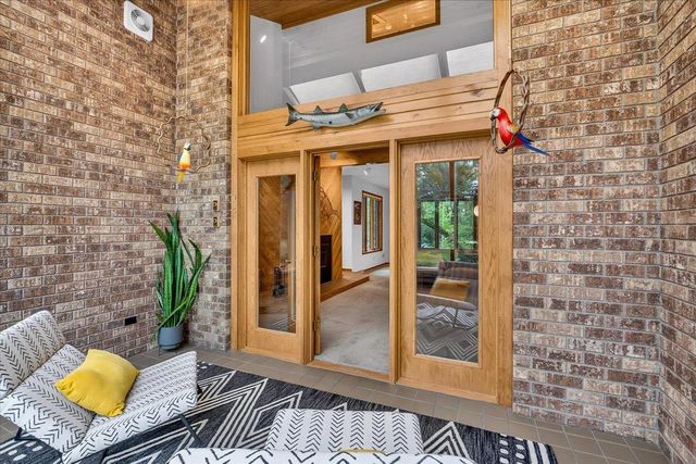 6130 Old Middleton Road, Madison, WI 53705