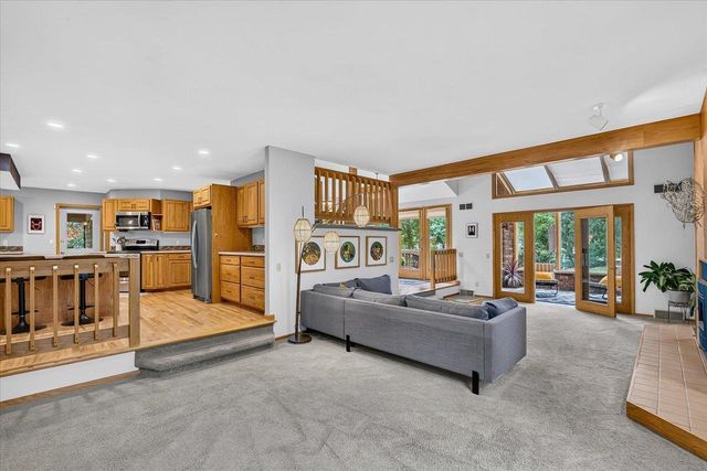 6130 Old Middleton Road, Madison, WI 53705