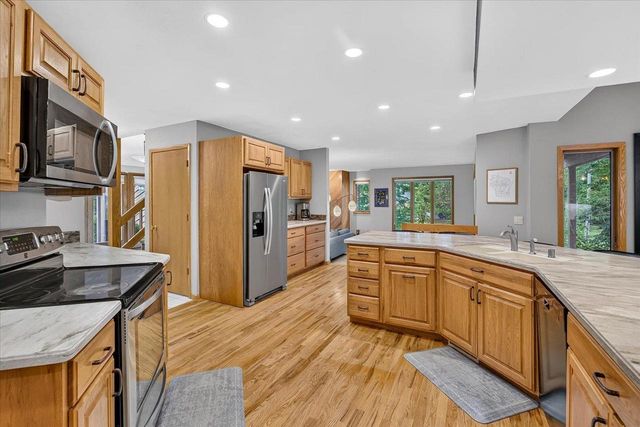 6130 Old Middleton Road, Madison, WI 53705