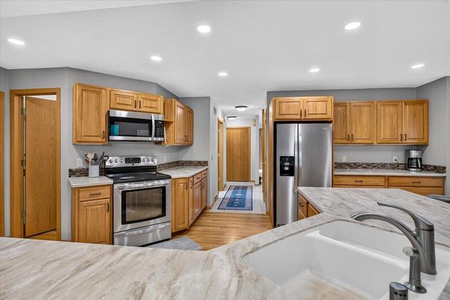 6130 Old Middleton Road, Madison, WI 53705