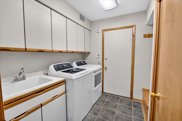 6130 Old Middleton Road, Madison, WI 53705