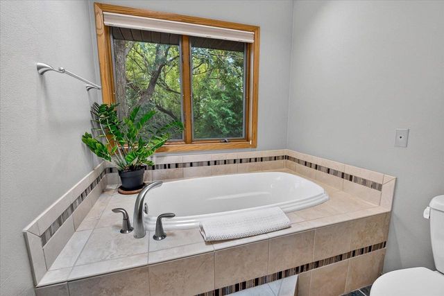 6130 Old Middleton Road, Madison, WI 53705