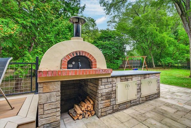 6130 Old Middleton Road, Madison, WI 53705