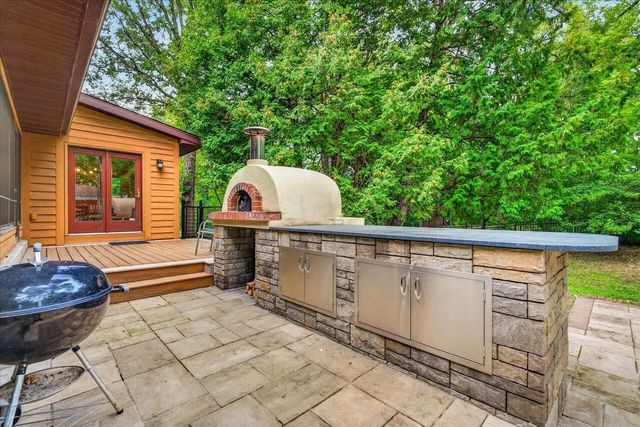 6130 Old Middleton Road, Madison, WI 53705