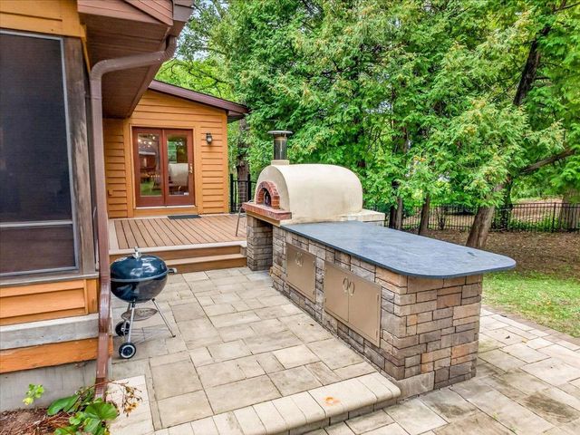 6130 Old Middleton Road, Madison, WI 53705