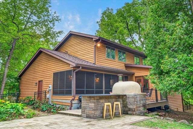 6130 Old Middleton Road, Madison, WI 53705