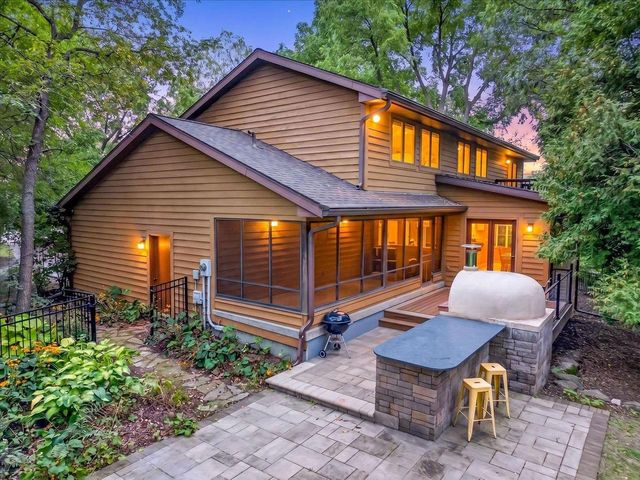 6130 Old Middleton Road, Madison, WI 53705
