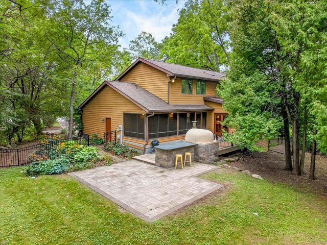 6130 Old Middleton Road, Madison, WI 53705