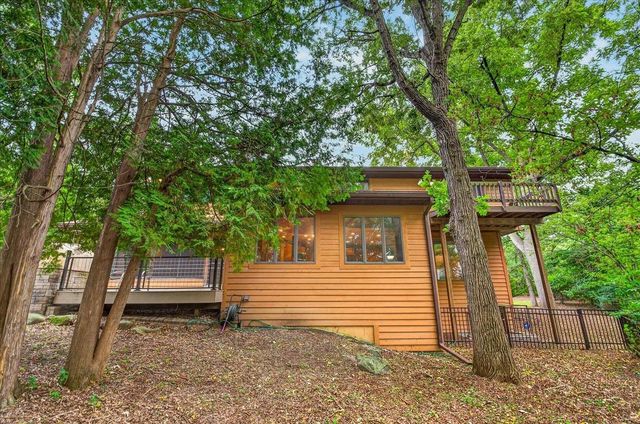 6130 Old Middleton Road, Madison, WI 53705