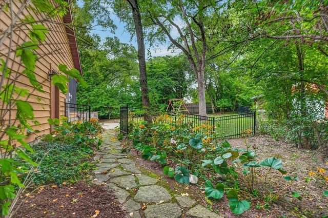6130 Old Middleton Road, Madison, WI 53705