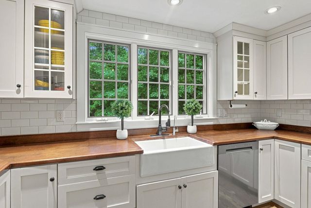 4 Russell Hill Road, Brookline, NH 03033