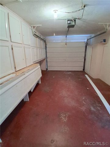 515 S Monroe Street, Beverly Hills, FL 34465