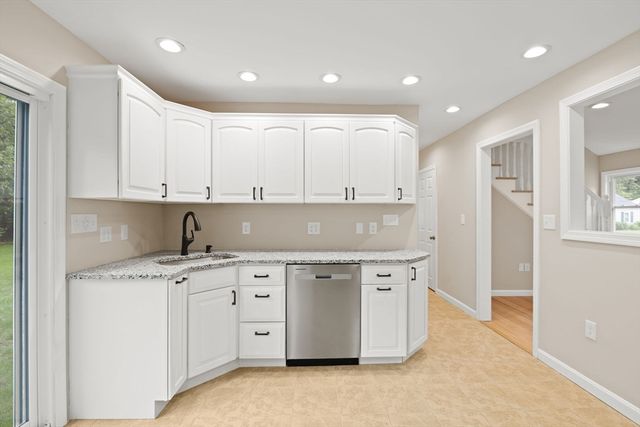 69 Laarhoven Ter, Stoughton, MA 02072